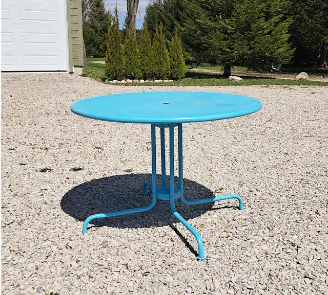 VINTAGE SKY BLUE STEEL METAL PATIO DINING TABLE - Photo 2