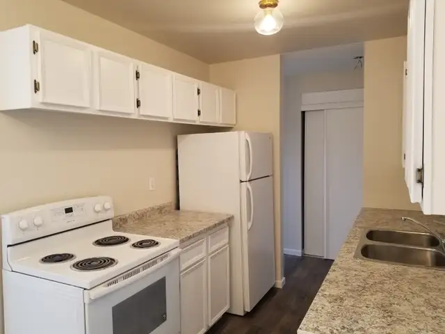 Sunvalley Court #42 - Photo 3