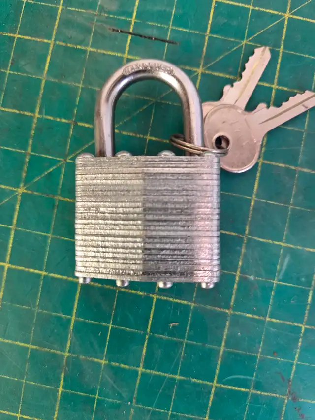 1-9/16 Inch Padlocks Keyed Alike x 12 Units - Photo 4