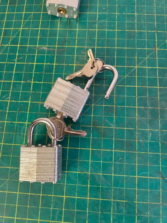 1-9/16 Inch Padlocks Keyed Alike x 12 Units - Photo 6