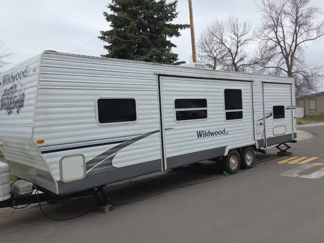 31 foot pull behind camping trailer for sale. - Photo 2