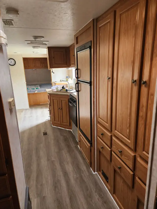 31 foot pull behind camping trailer for sale. - Photo 6