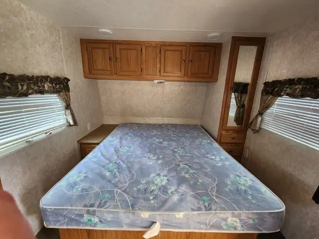 31 foot pull behind camping trailer for sale. - Photo 7