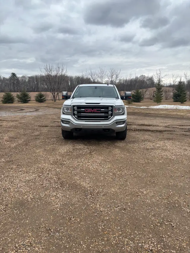 2018 GMC Sierra SLT Max Tow 6.2 - Photo 2