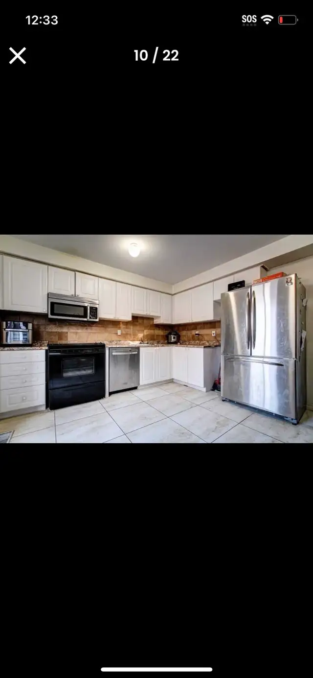 FREEHOLD TOWNHOUSE FOR SALE 1080,000 - Photo 2