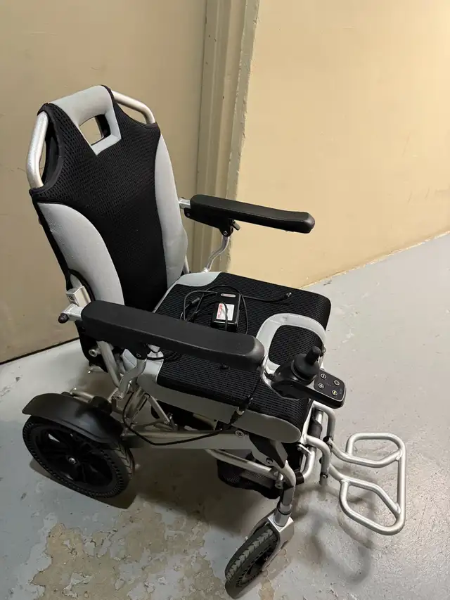 Folding Electric Wheelchair LIKE NEW - Photo 2