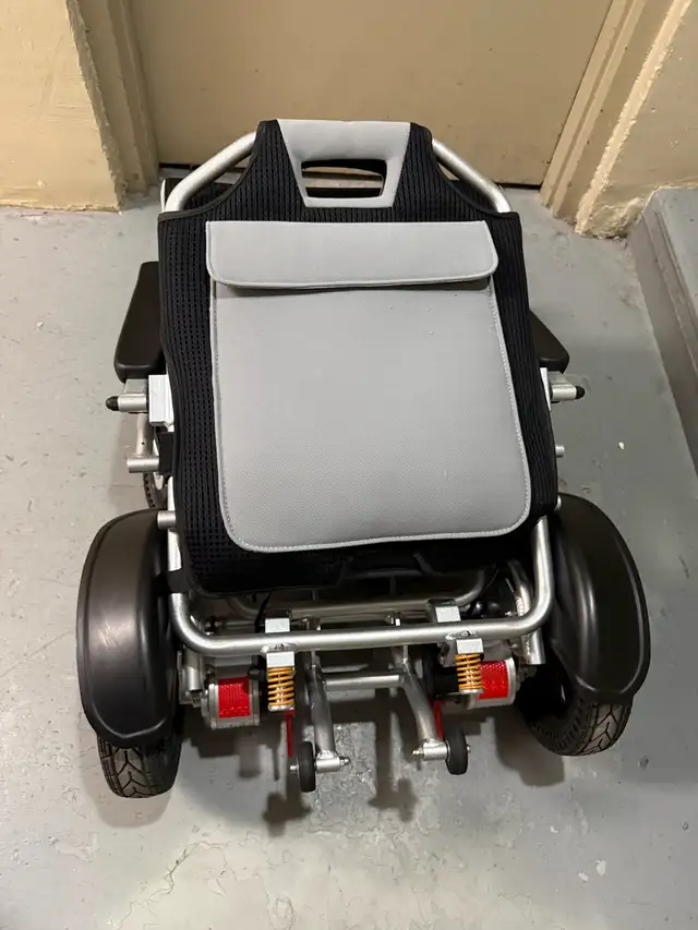 Folding Electric Wheelchair LIKE NEW - Photo 4