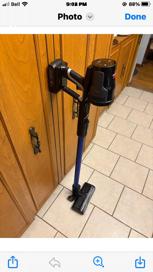 Cordless vacuum