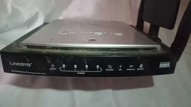 Linksys WRT350N - Photo 2