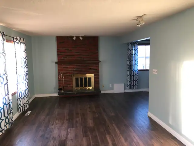 Main Floor for Rent - Photo 3