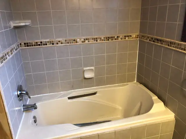 Main Floor for Rent - Photo 9