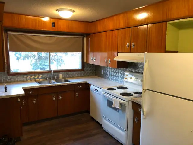 Main Floor for Rent - Photo 10