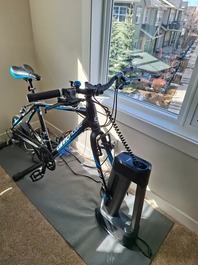 WAHOO KICKR, KICKR CLIMB & CANONDALE QUIK ROADBIKE - Photo 3