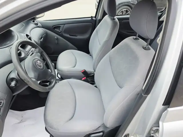 2003 Toyota Echo Automatic No Accident Clean inside out - Photo 7