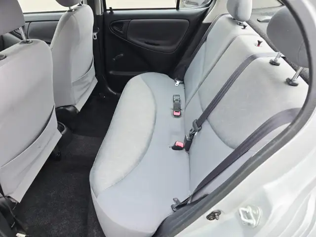 2003 Toyota Echo Automatic No Accident Clean inside out - Photo 9