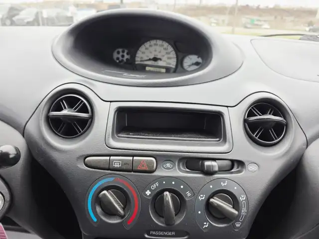 2003 Toyota Echo Automatic No Accident Clean inside out - Photo 14