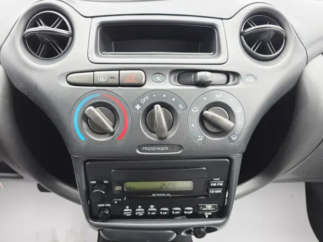 2003 Toyota Echo Automatic No Accident Clean inside out - Photo 15