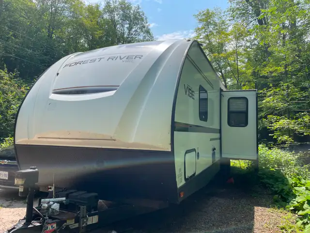 2018 Forest River Vibe 28BH Travel Trailer - Photo 2