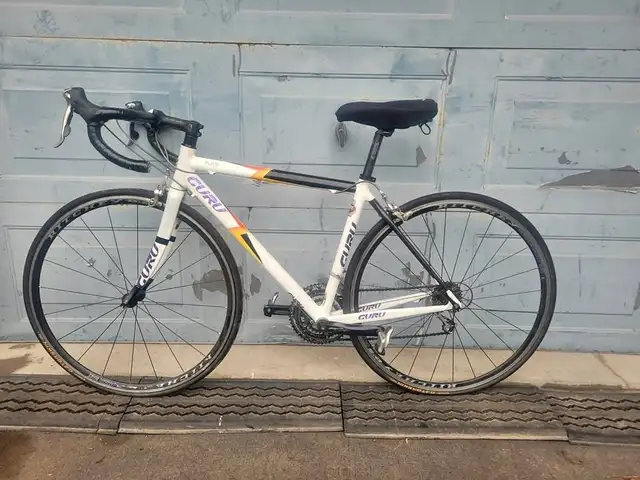 VÉLO DE COMPÉTITION  GURU, 27 vitesses - Photo 4