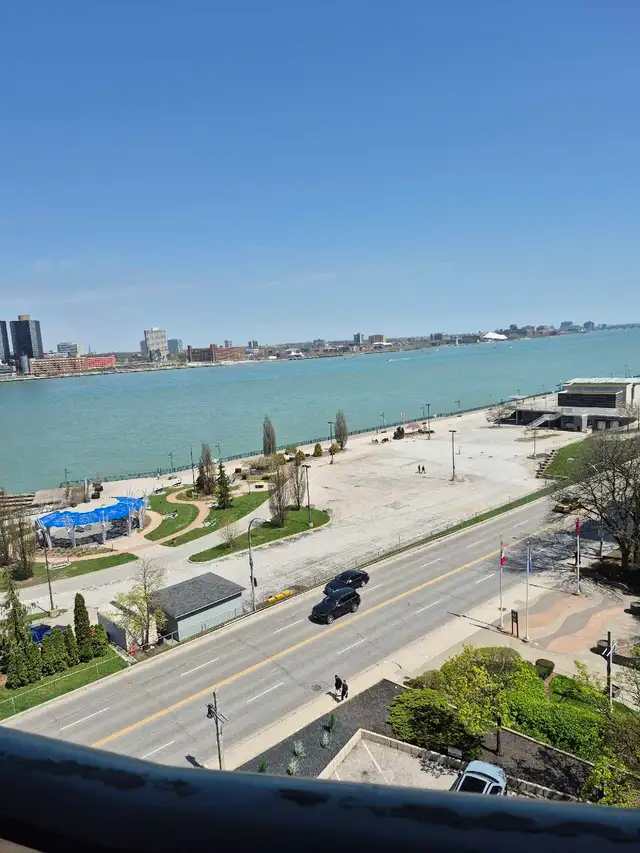 High Rise Condo For Rent - Photo 9