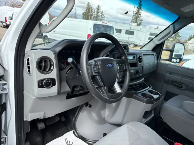 2024 Ford E-450 16' CUBE VAN RAMP LOADED ONLY 31K CAN LEASE - Photo 5