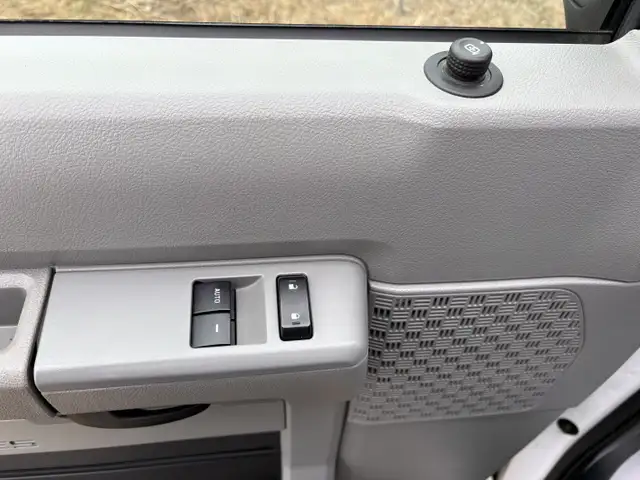 2024 Ford E-450 16' CUBE VAN RAMP LOADED ONLY 31K CAN LEASE - Photo 17