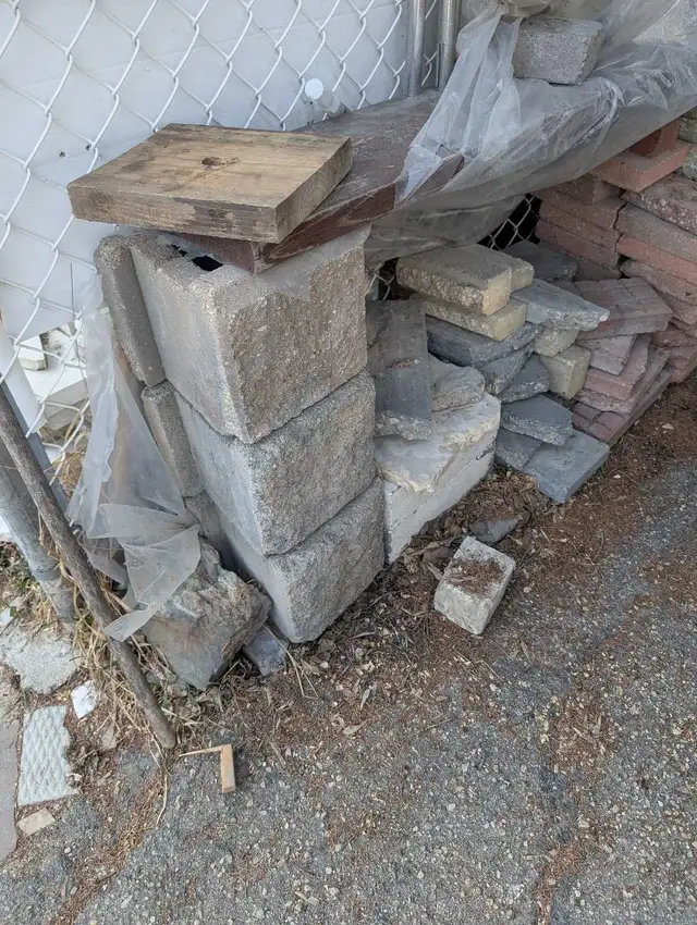 Pavers assorted sizes - Photo 3