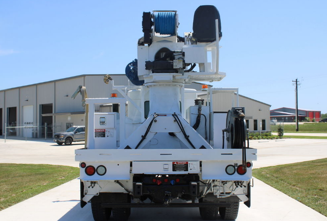 2016 Kenworth T300 Altec DC47-TR Digger Derrick - Photo 3