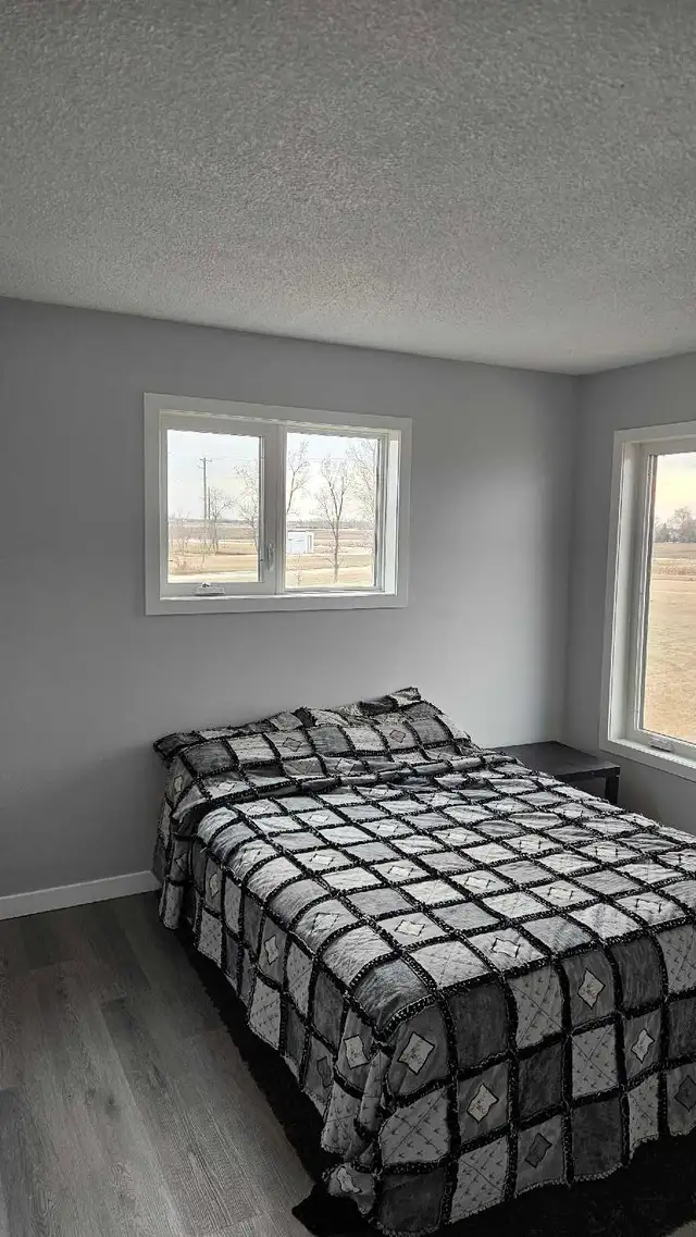 3.14-Acre Country Home Near Stony Mountain — 4 Bed, 2 Bath — Pri - Photo 8