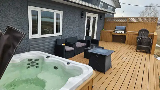 3.14-Acre Country Home Near Stony Mountain — 4 Bed, 2 Bath — Pri - Photo 10