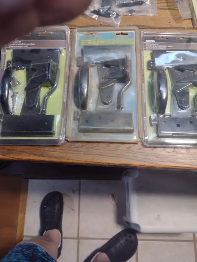 QUINCAILLERIES - Photo 3