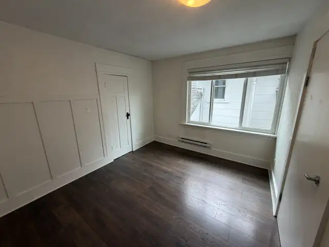 Cozy 1 Bedroom Unit with Kitchen on Top Floor in Kitsilano - Photo 4