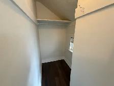 Cozy 1 Bedroom Unit with Kitchen on Top Floor in Kitsilano - Photo 6