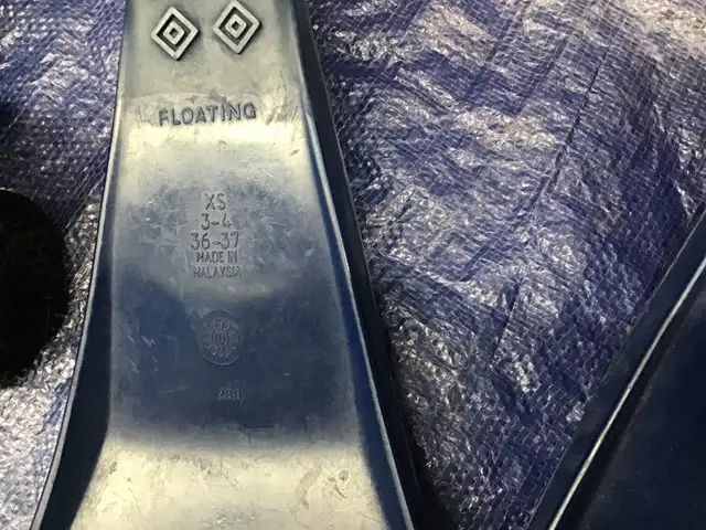 Swimming Snorkels & Accessories - Photo 3