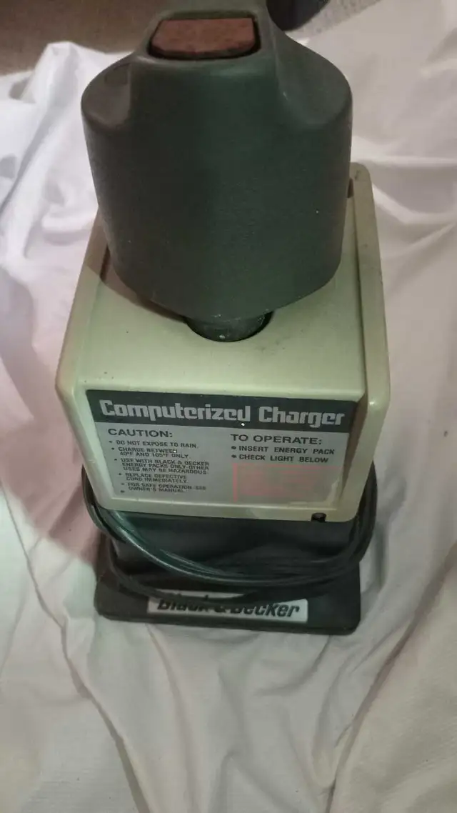 Black and Decker Charger - Photo 2