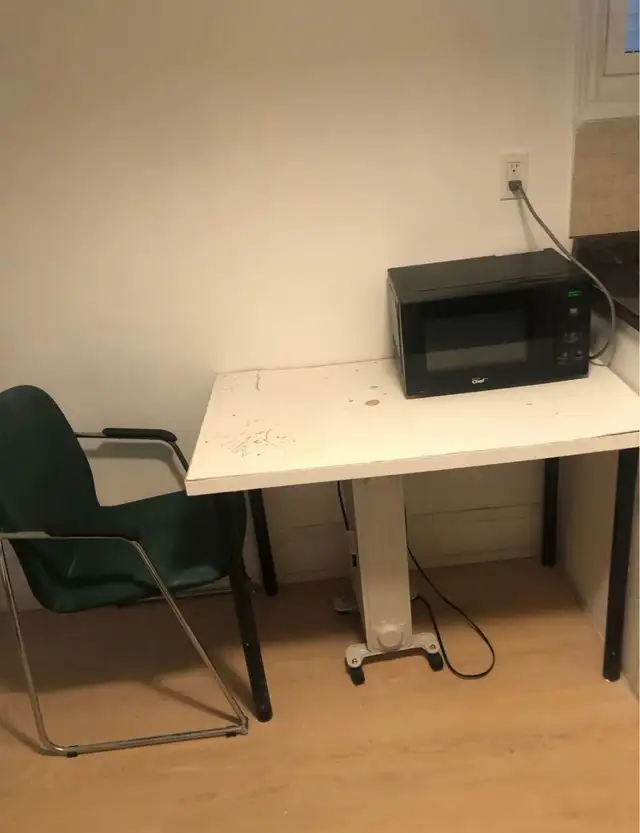 Self-contained basement studio - Photo 3