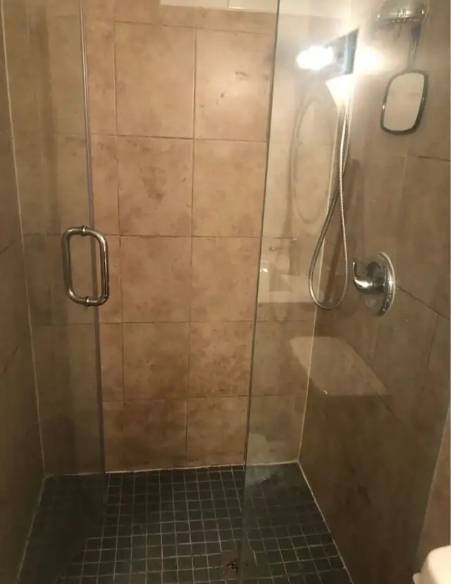 Self-contained basement studio - Photo 5