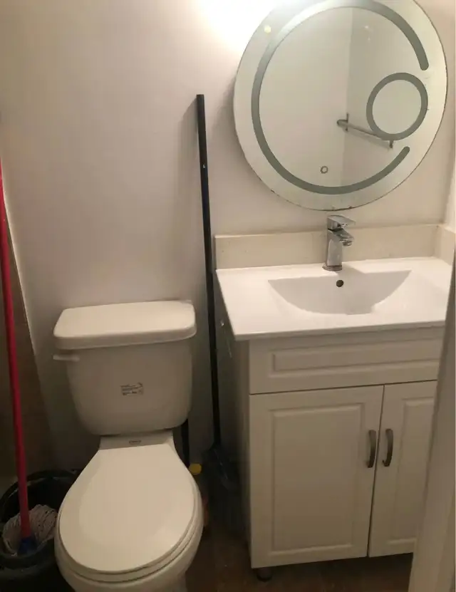 Self-contained basement studio - Photo 6