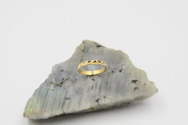 10K 1/2 SIZE BABY RING DIAMOND CUT