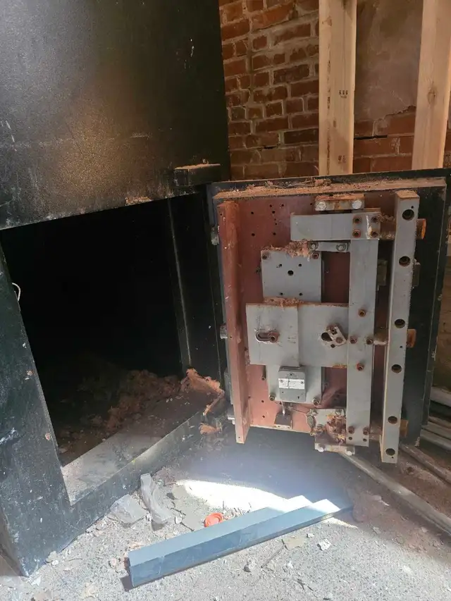 Safe (ATM Drop Box) - Photo 2