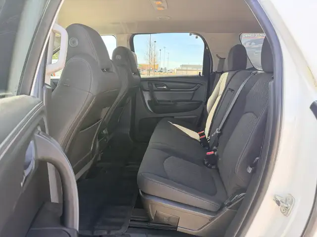 2014 GMC Acadia SLE1 8 Passenger AWD - Photo 4