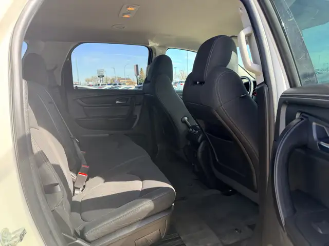 2014 GMC Acadia SLE1 8 Passenger AWD - Photo 10