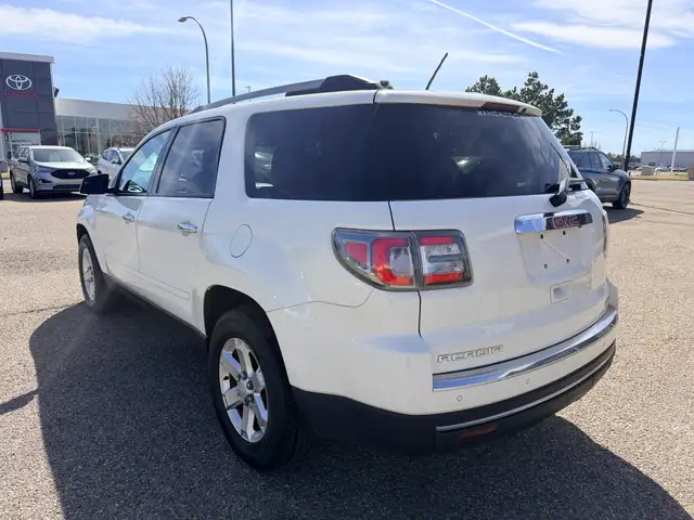 2014 GMC Acadia SLE1 8 Passenger AWD - Photo 13