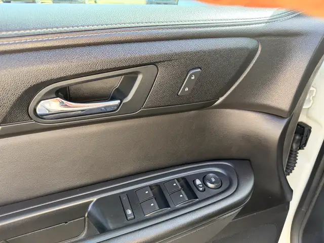 2014 GMC Acadia SLE1 8 Passenger AWD - Photo 16