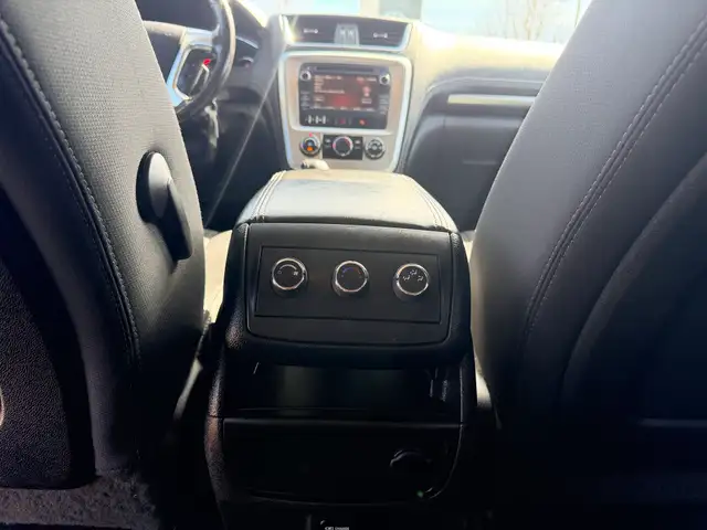 2014 GMC Acadia SLE1 8 Passenger AWD - Photo 18