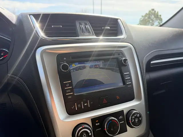 2014 GMC Acadia SLE1 8 Passenger AWD - Photo 22