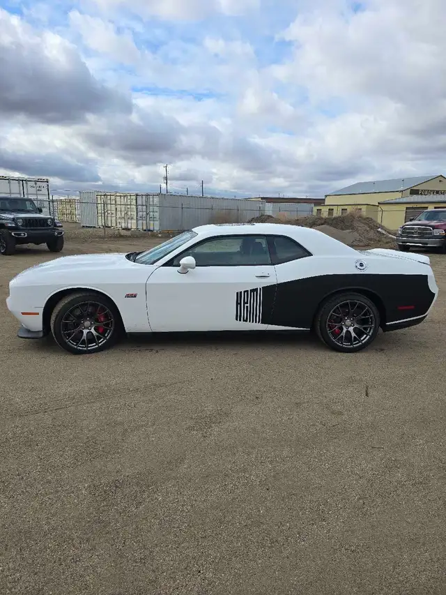 2016 Challenger SRT 392 HEMI - Photo 2