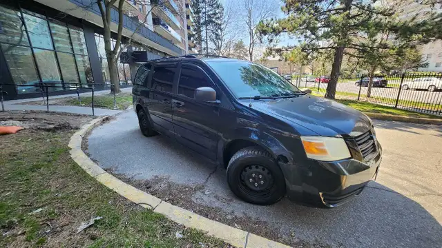 Certified-2009 Dodge Grand Caravan - Photo 2