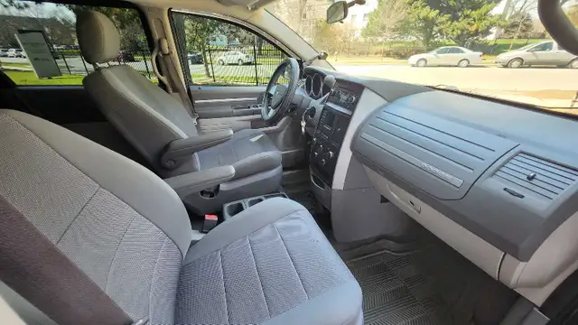 Certified-2009 Dodge Grand Caravan - Photo 7