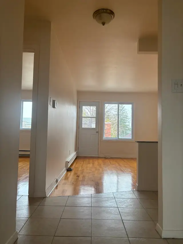 Grand 4 ½.  Ahuntsic - Photo 2